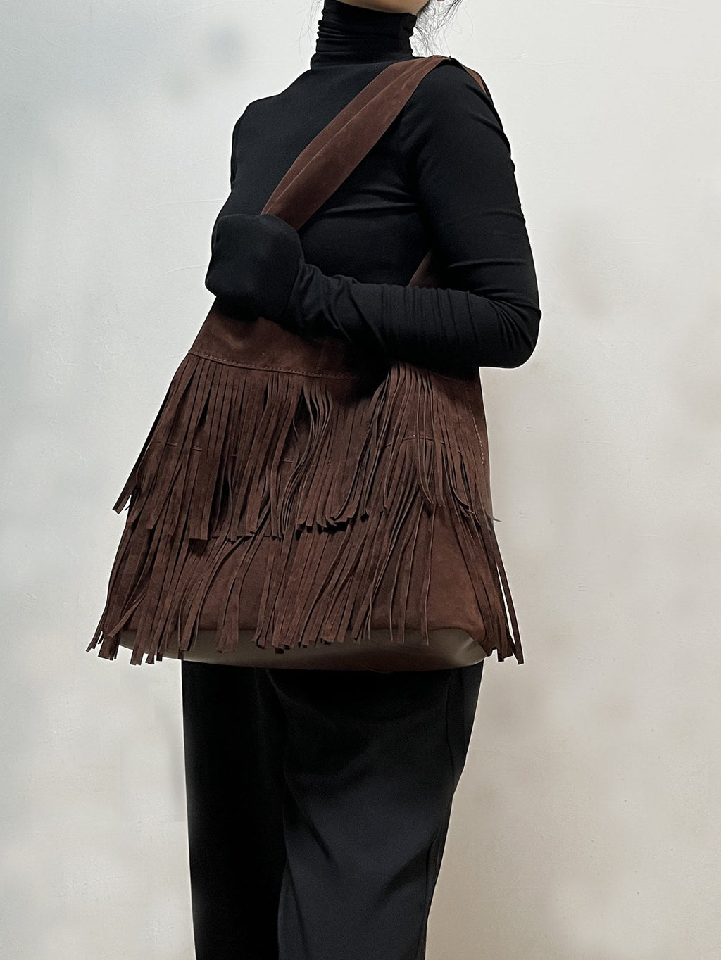 Borsa grande in suede caffè con frange versatile