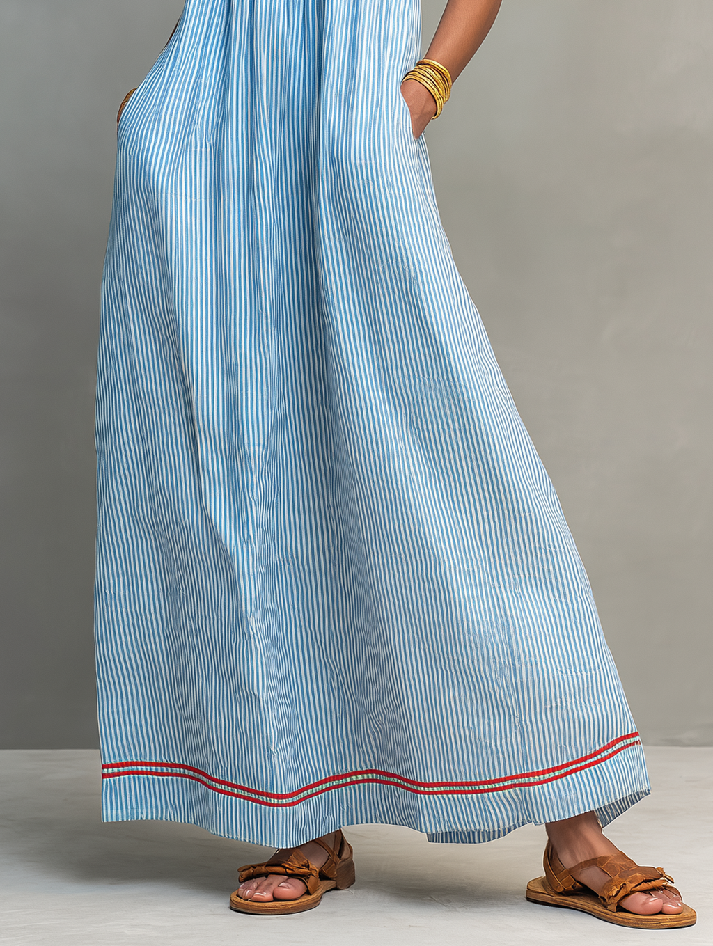 Ari | Vestito Blu con Spalline Sottili e Tasche