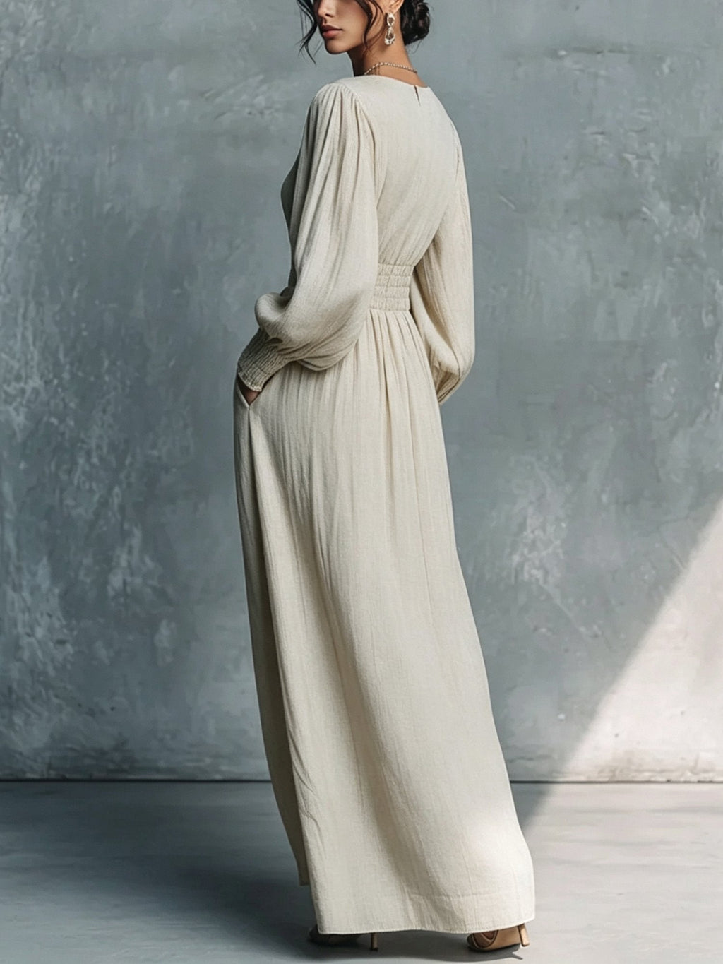 Serena | Vestito lungo in lino beige con maniche a lanterna
