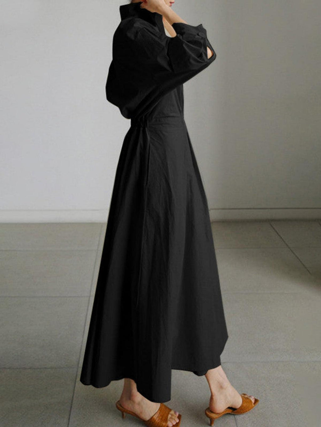 Abito Midi Elegante con Colletto a Revers e Bottoni