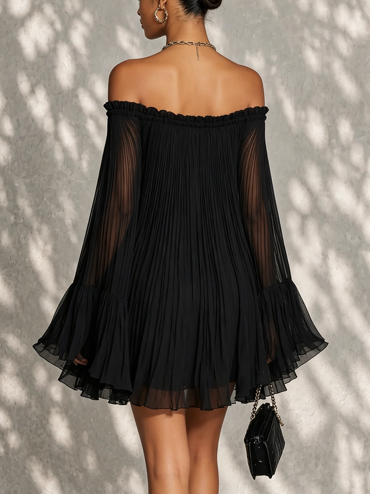 Abito Mini a Maniche a Campana Ruffle Nero Off-shoulder