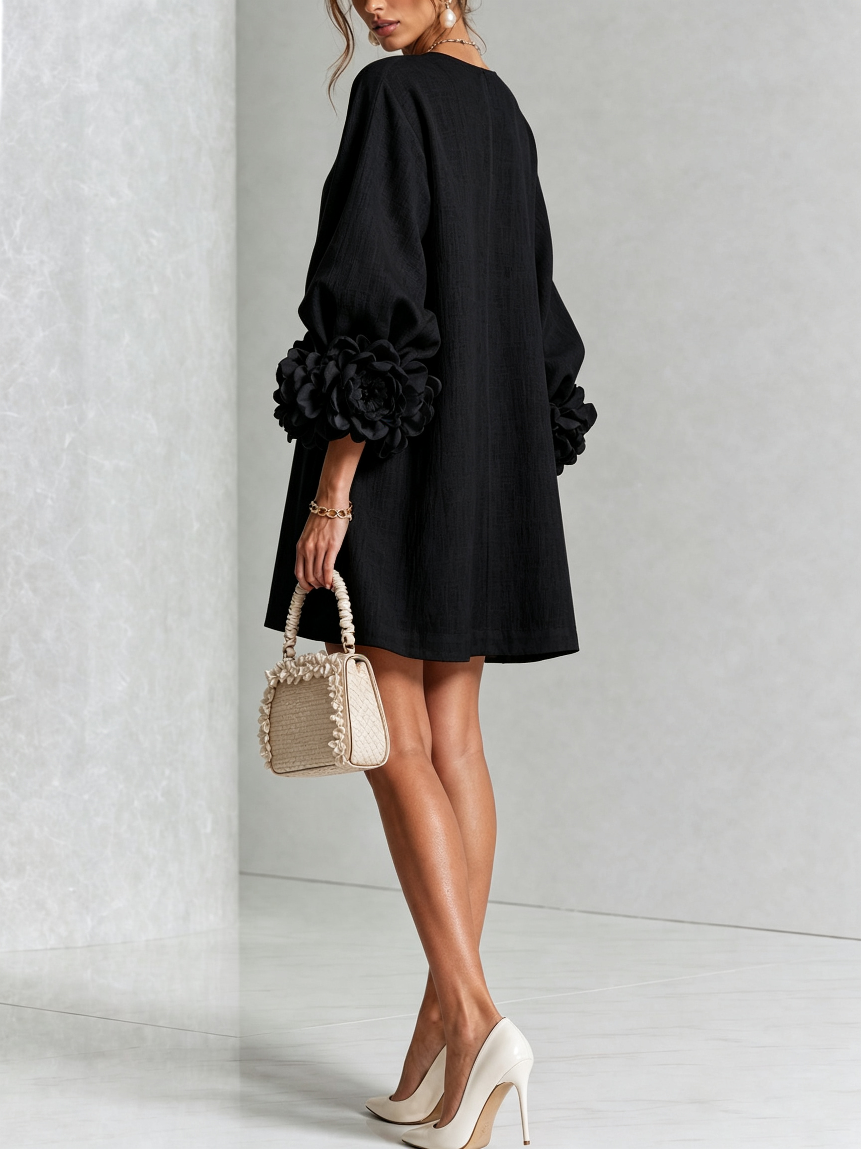 Cecilia | Abito Mini in Misto Lino con Polsini a Rosa, Nero
