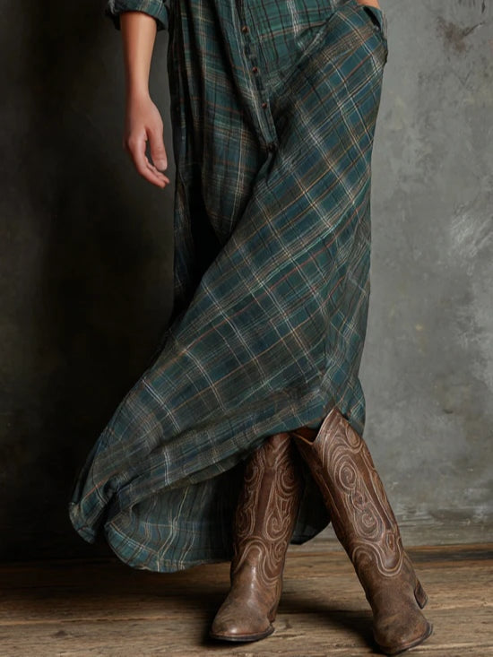 Abito lungo a camicia verde a quadri con colletto a revers