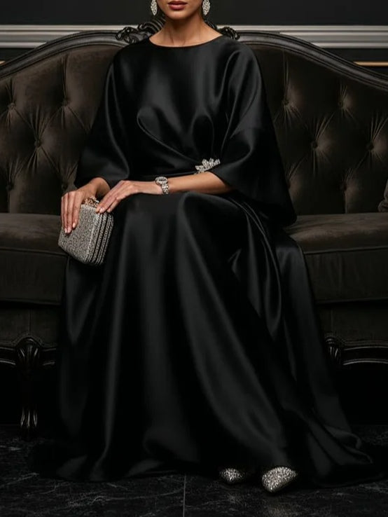 Abito Maxi in Satin Nero di Lusso