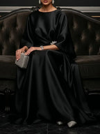 Abito Maxi in Satin Nero di Lusso