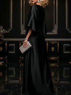 Abito Maxi in Satin Nero di Lusso