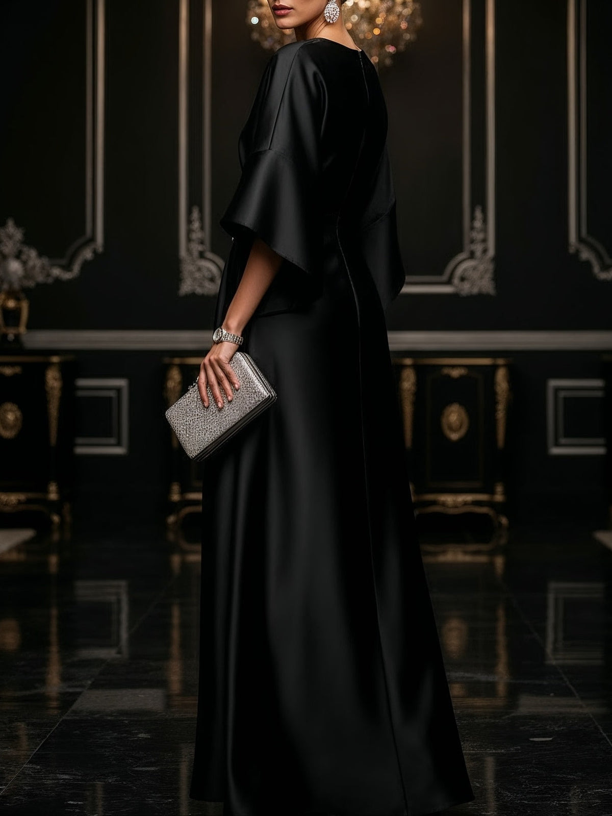 Abito Maxi in Satin Nero di Lusso