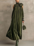 Carol | Abito Maxi Plissettato Verde Oliva con Dettaglio Floreale sulle Spalle