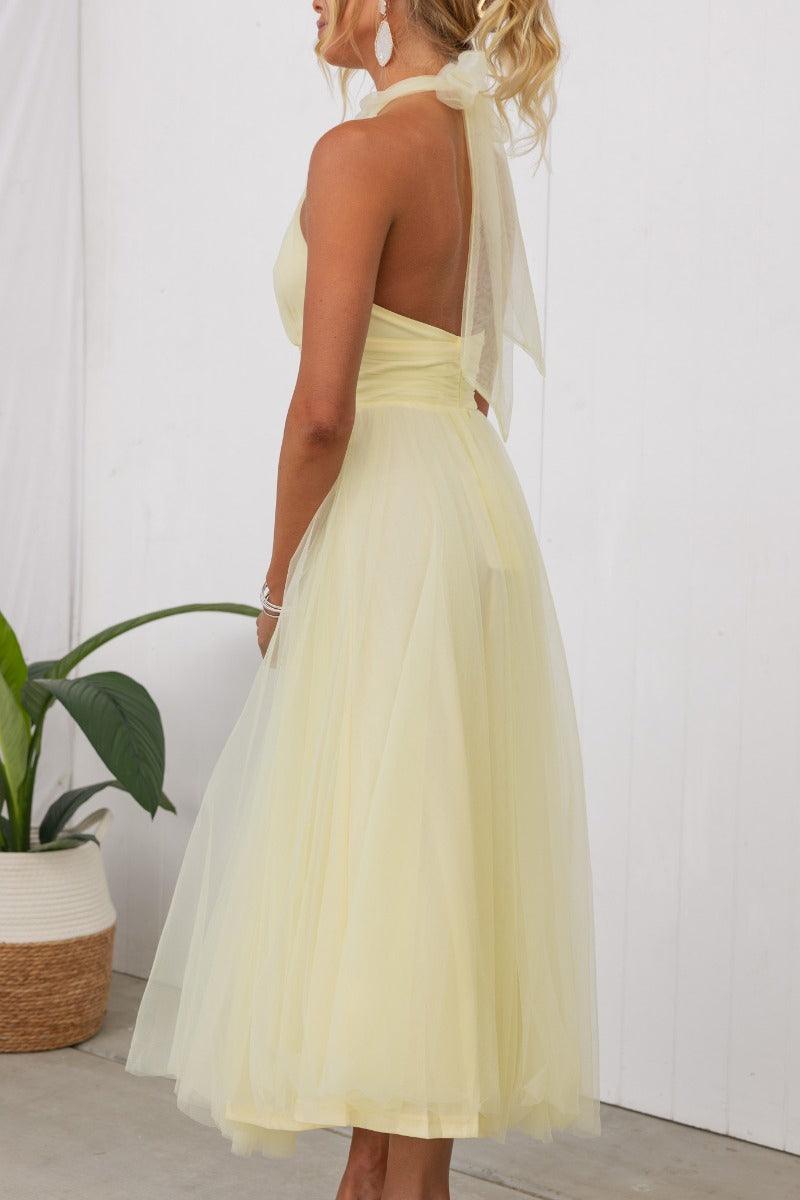 Abito Maxi Halter in Tulle con Dettagli Arricciati