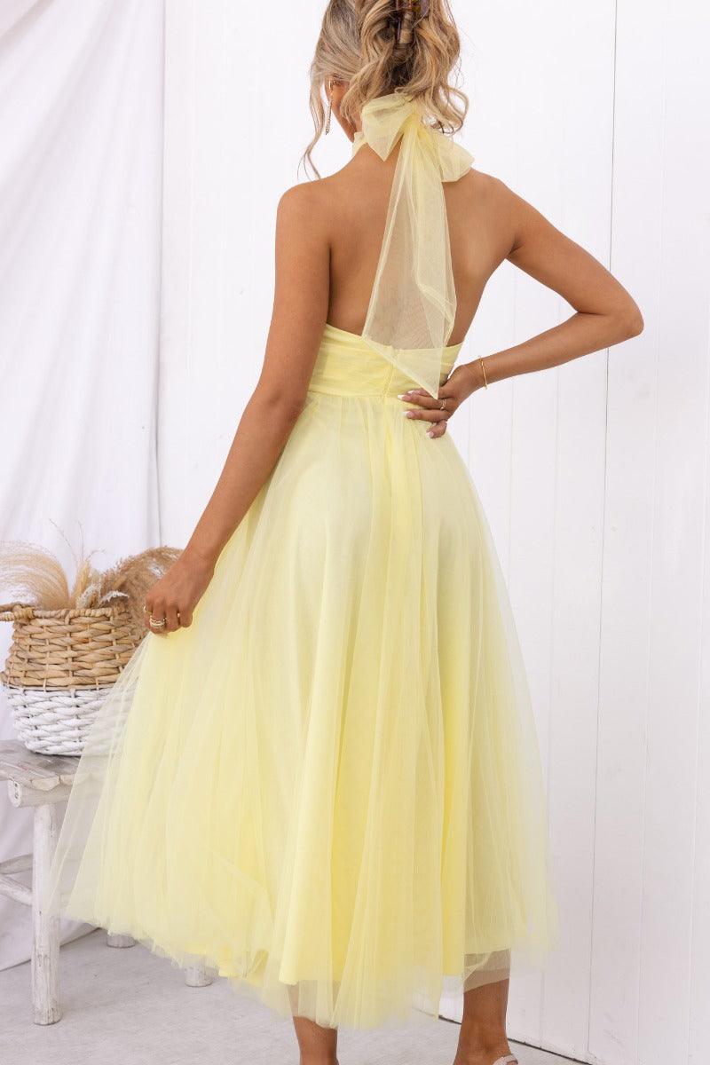 Abito Maxi Halter in Tulle con Dettagli Arricciati